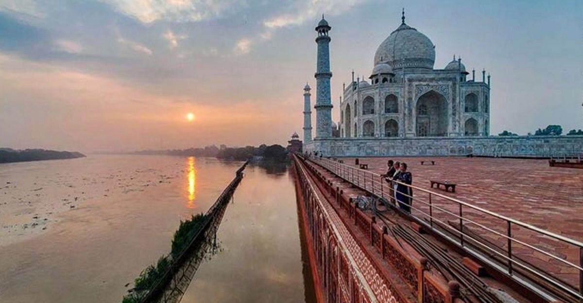 Why See the Taj Mahal at Sunrise?