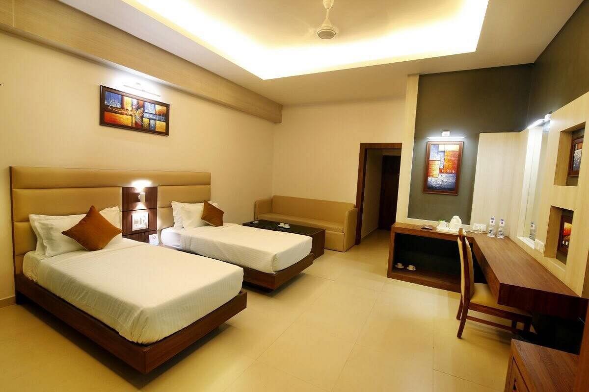 Hotel Amrapali Clarks Inn Deoghar