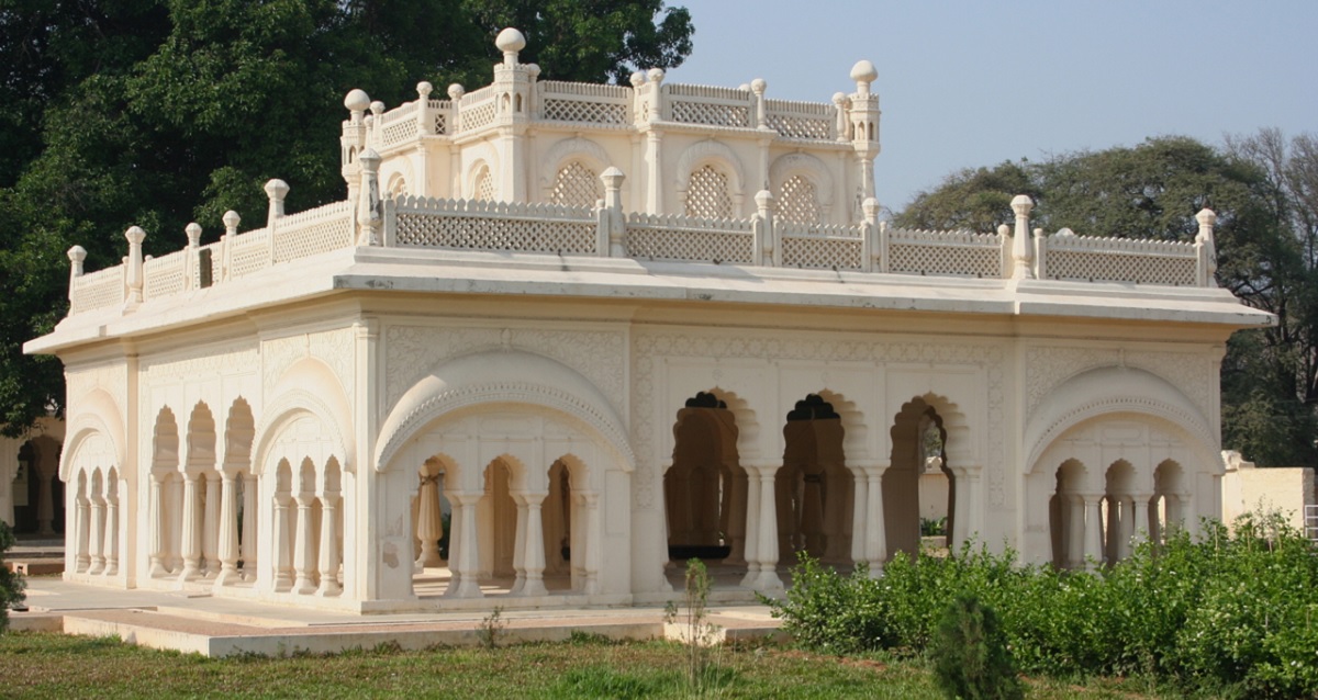 Mah Laqa Bai’s Tomb – A Forgotten Poet’s Legacy in Hyderabad