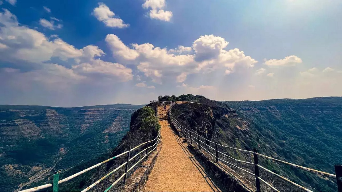 Mahabaleshwar – Strawberry Fields & Mountain Views