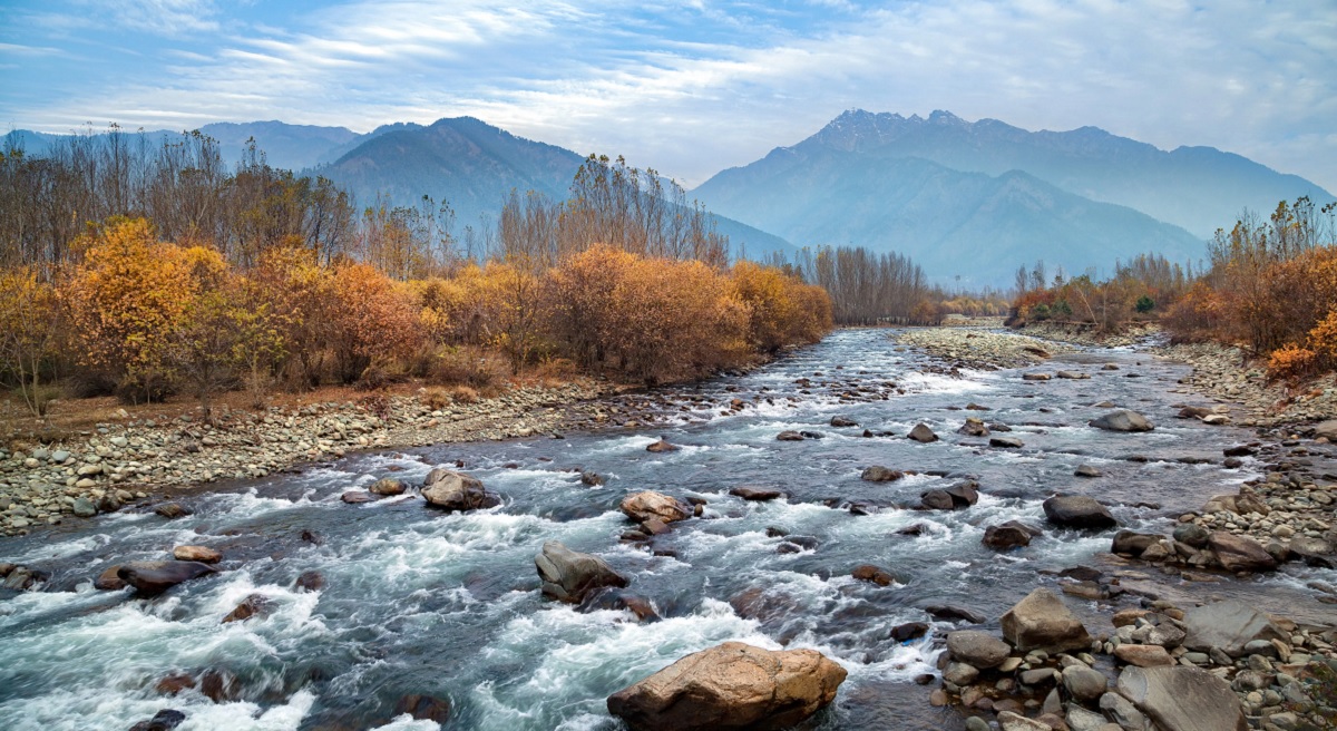 Nilagrad River – A Unique Frozen Beauty in Sonmarg in January