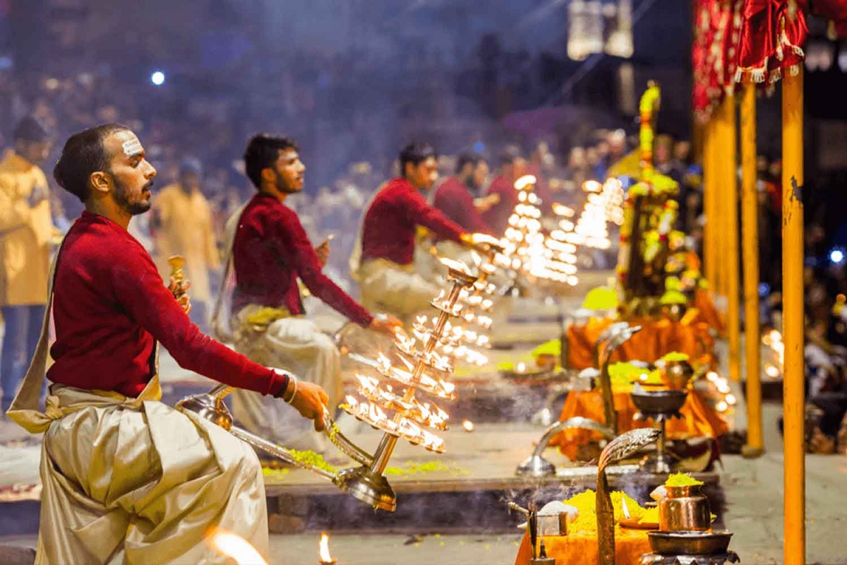 Varanasi: Spiritual Vibes & Ganga Aarti