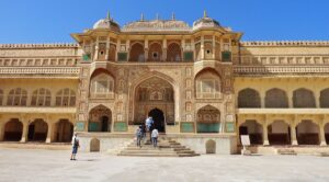 Amber Palace: Jaipur’s Elephant Rides & Pink City Secrets