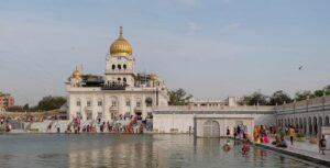 Travel Tips for Visiting Bangla Sahib Gurudwara