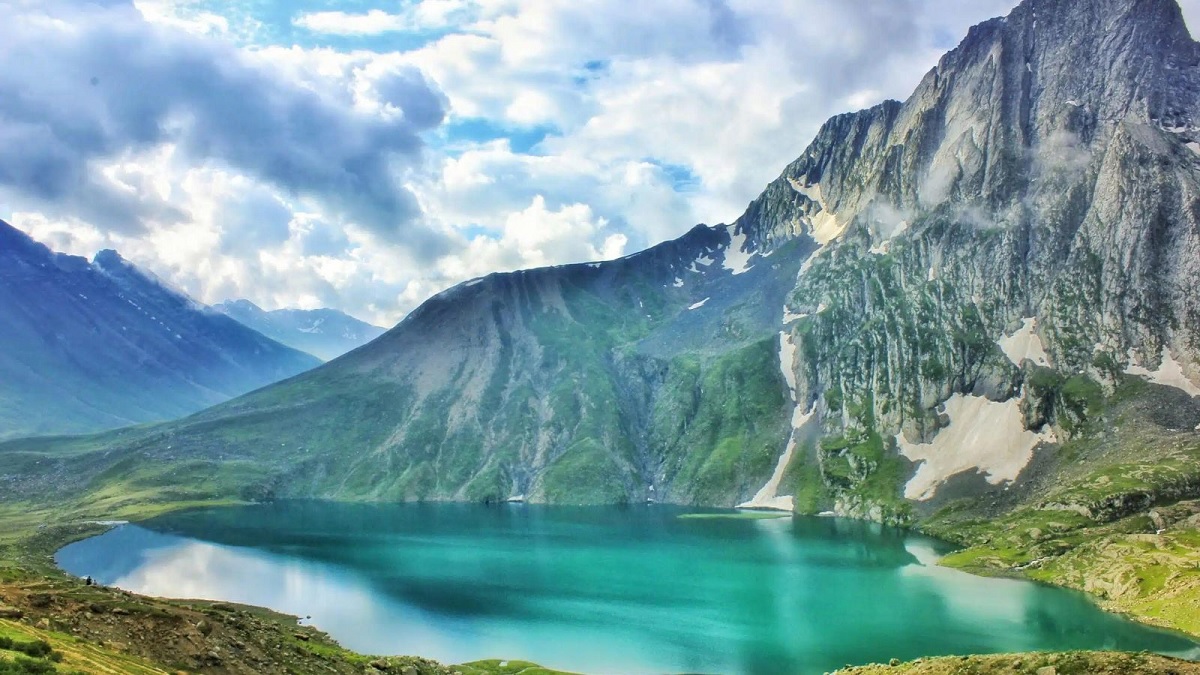 Khilanmarg- Gulmarg in February