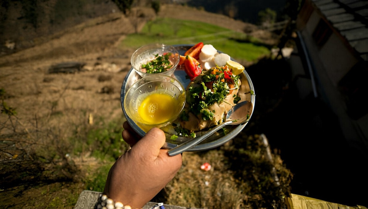 Try Local Himachali Cuisine – A Taste of the Mountains