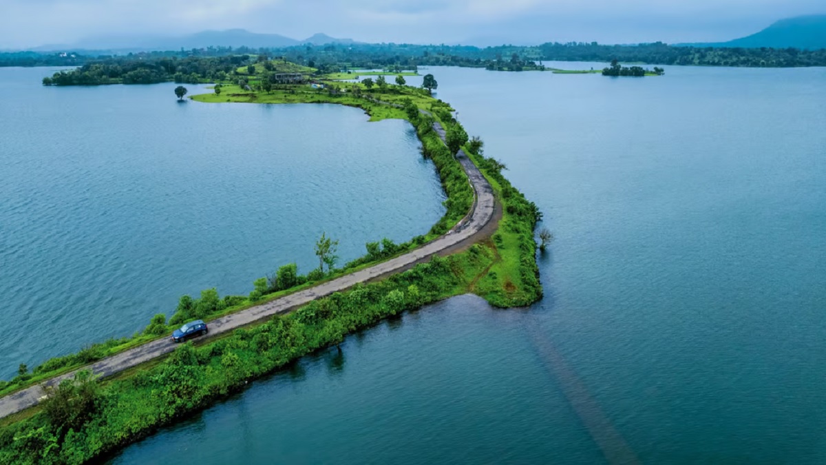 Vaitarna Lake