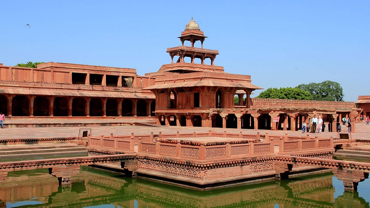 Fatehpur Sikri, Uttar Pradesh – Mughal Grandeur with Privacy