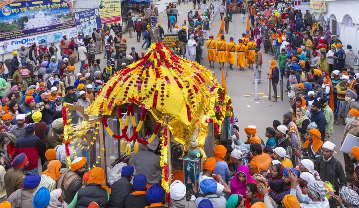 History and Origins of Hola Mohalla