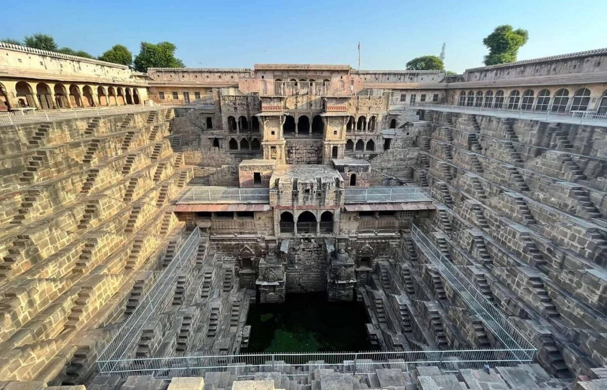 Travel Tips for Visiting Abhaneri Step Well