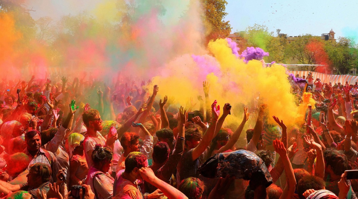 Travel Tips for Celebrating Holi in Jaipur