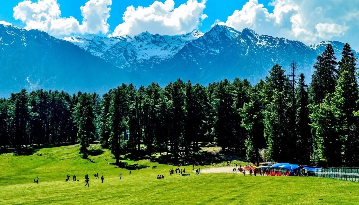 Pahalgam in March 2026: cold mornings, scenic valleys, and late-winter views