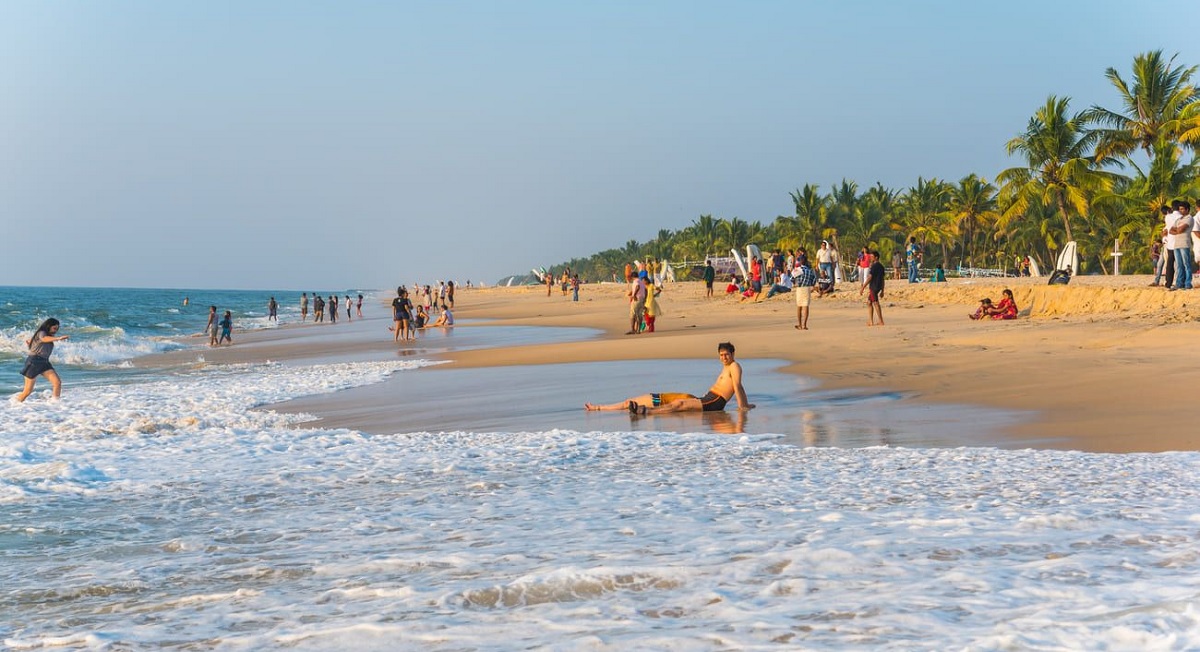 Where is Marari Beach Located?