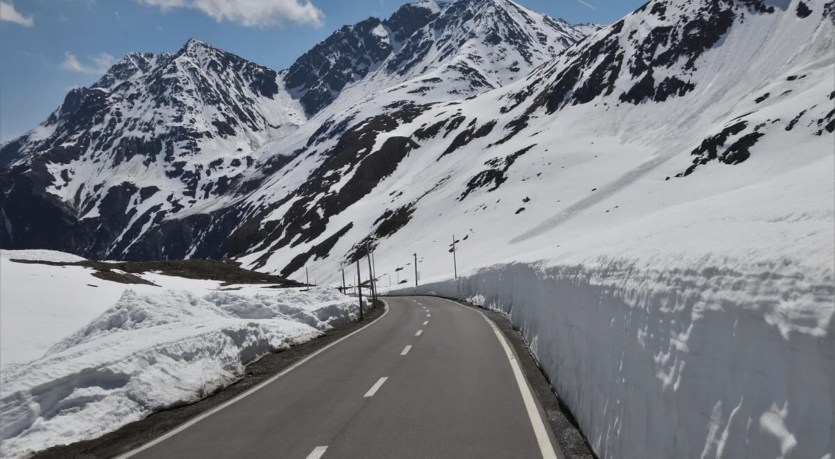 Rohtang Pass in March 2026 weather and travel guide