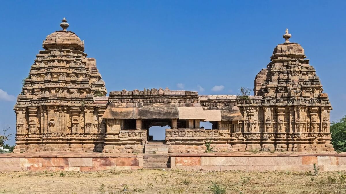Sleep Inside a 1,000-Year-Old Temple Town – Hampi