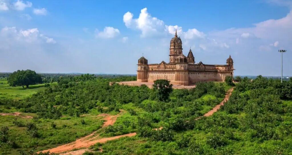 Madhya Pradesh in April 2025: Weather, Top Attractions, Festivals & Travel Guide