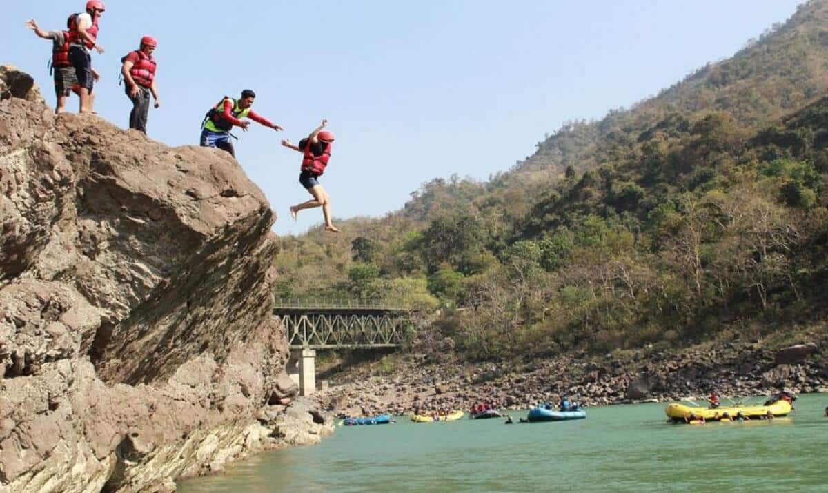 Cliff Jumping – For the Pure Adrenaline Hit