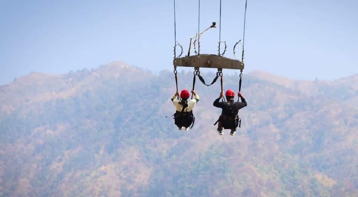 Giant Swing – A Free Fall with a Twist