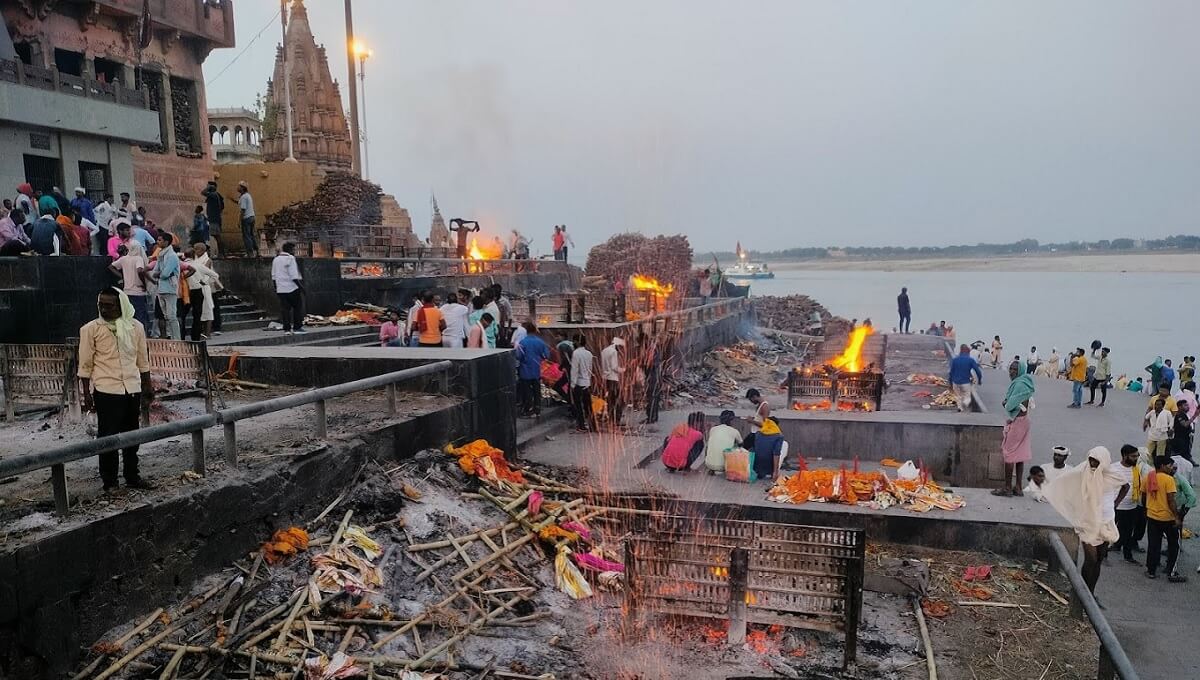 Witness a Cremation Ceremony at Varanasi’s Manikarnika Ghat