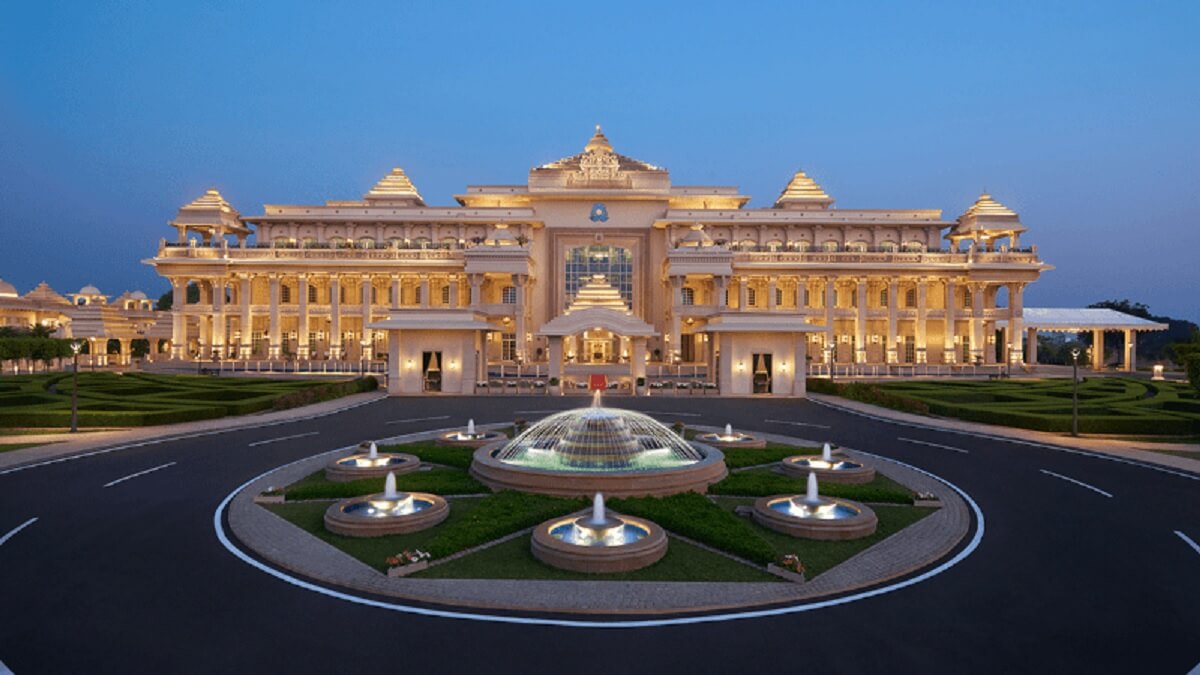 Where to Stay in December