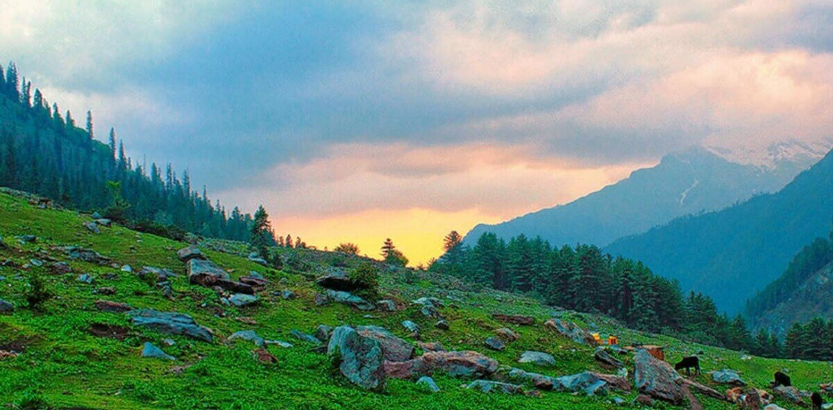 Dalhousie Weather in April 2025