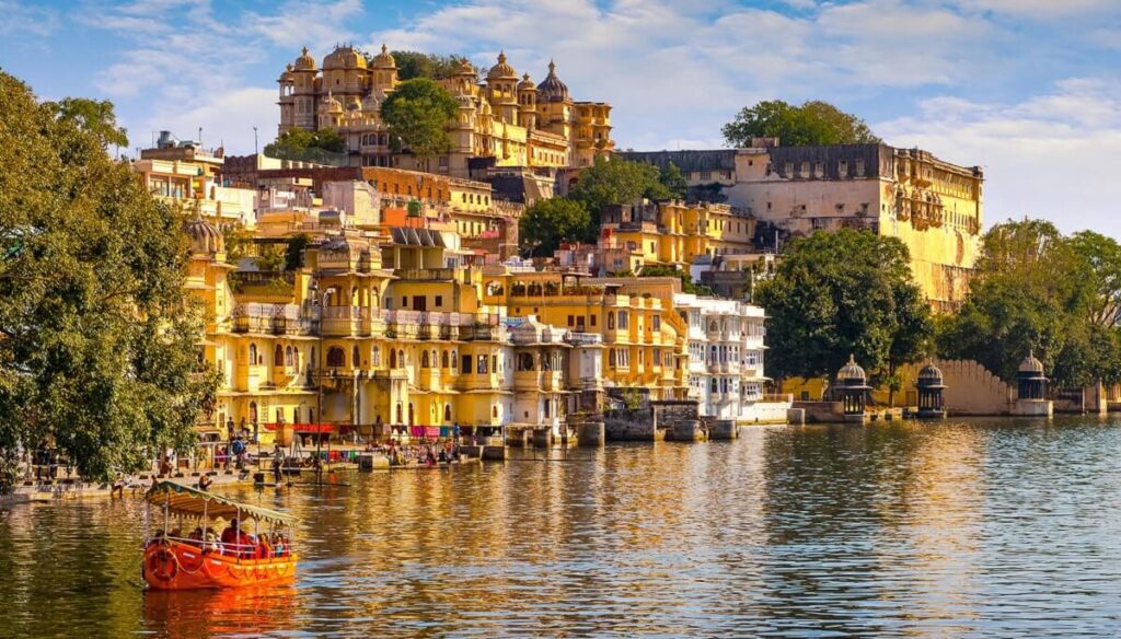 Best Cities to Visit in India Month-by-Month (Travel Calendar 2025)