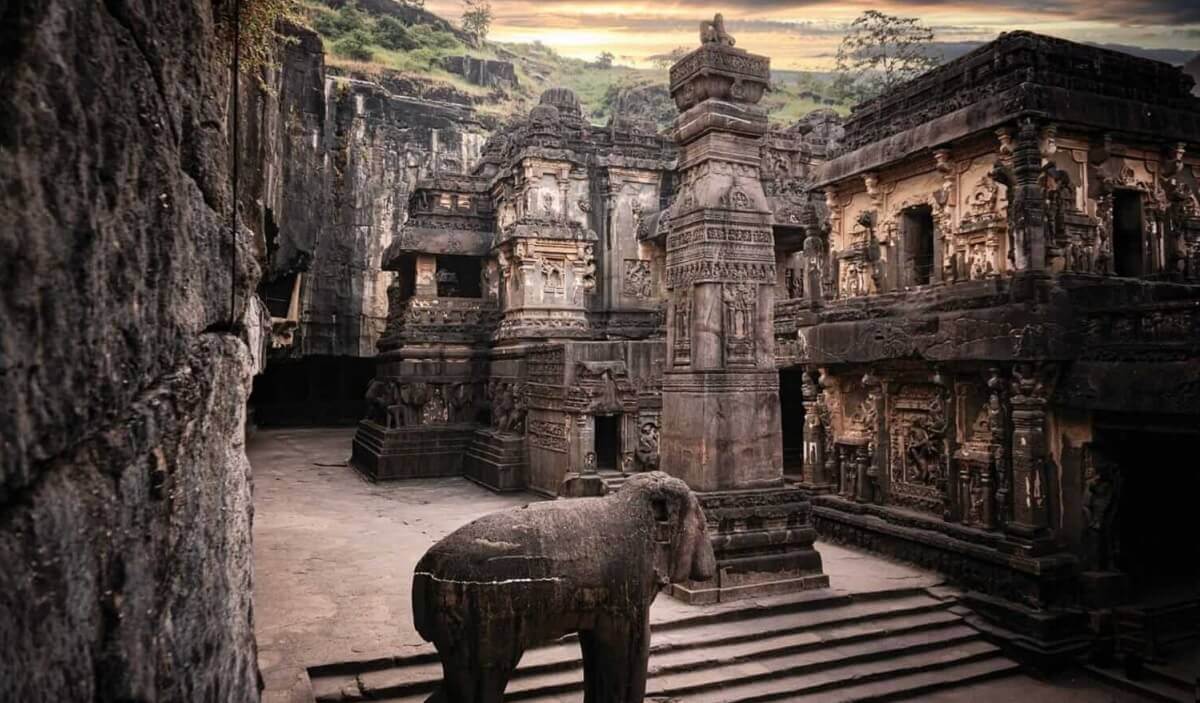 Travel Tips for Indian and Foreign Visitors