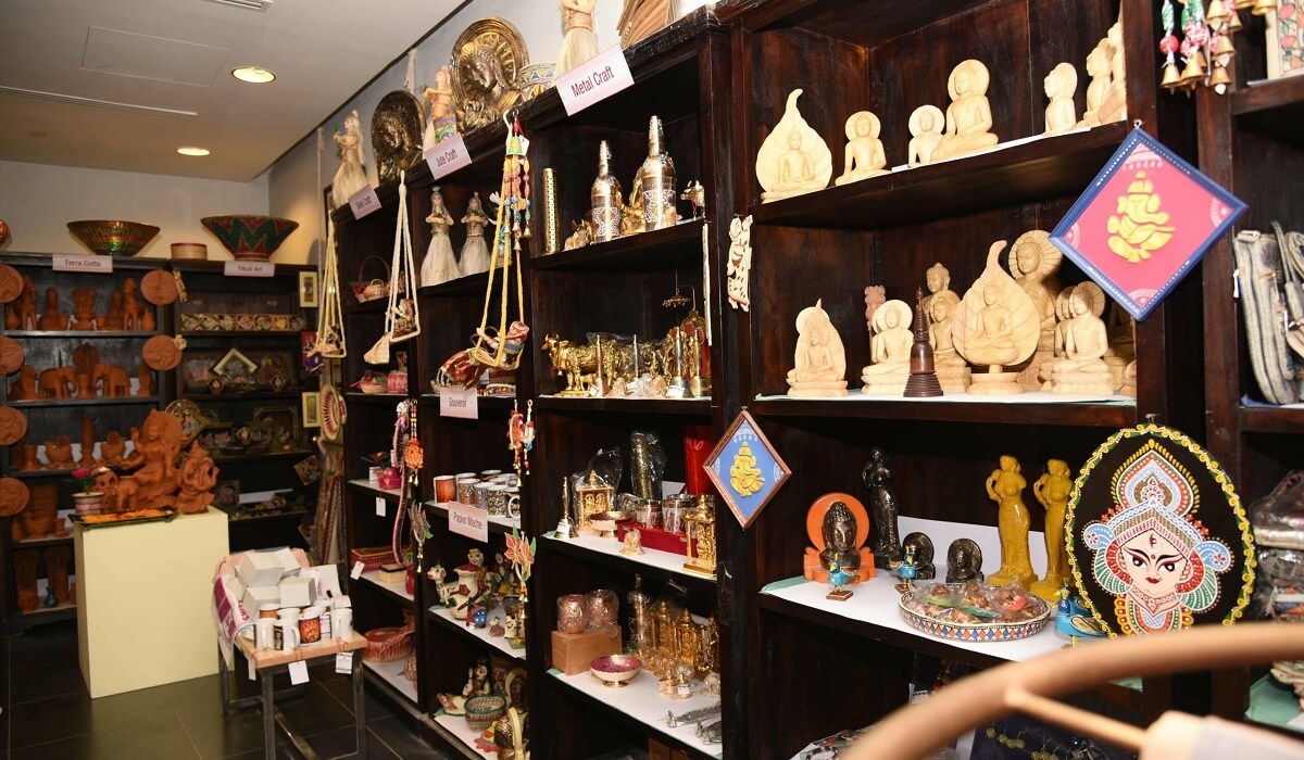 Souvenirs and Handicrafts