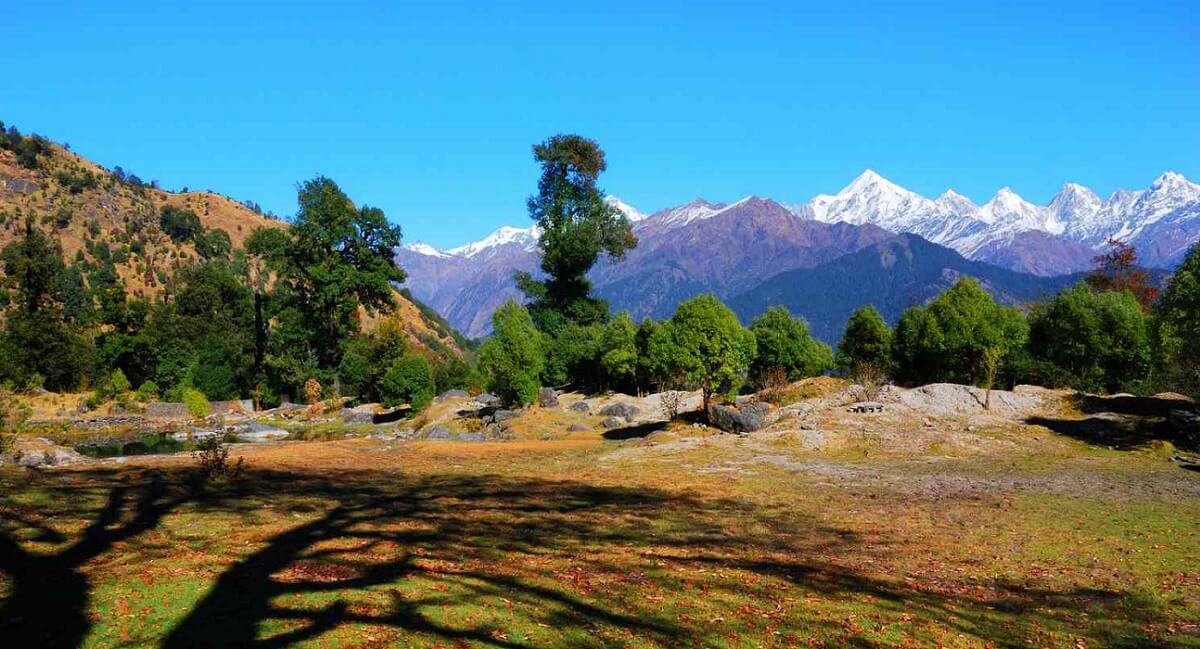 Autumn (October to November) – Crystal Clear Views and Golden Landscapes