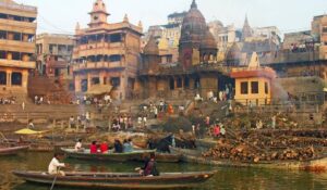 How to Witness a Cremation Ceremony at Manikarnika Ghat: A Respectful Guide for Tourists