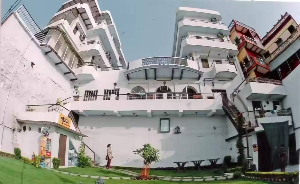 Hotel Alka – Budget Heritage with a Spiritual View