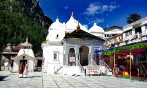 How to Reach Gangotri Temple from Dehradun: Your Complete Pilgrimage Guide