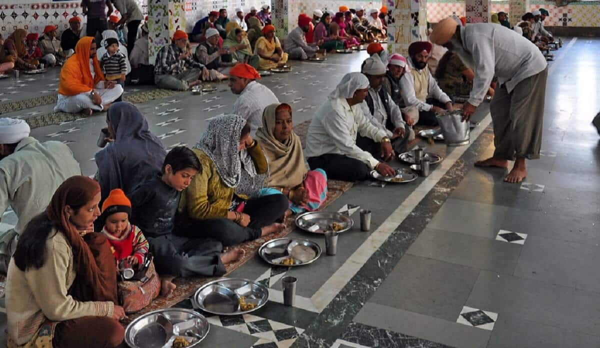 What’s It Like to Eat at the Langar — the World’s Largest Community Kitchen?