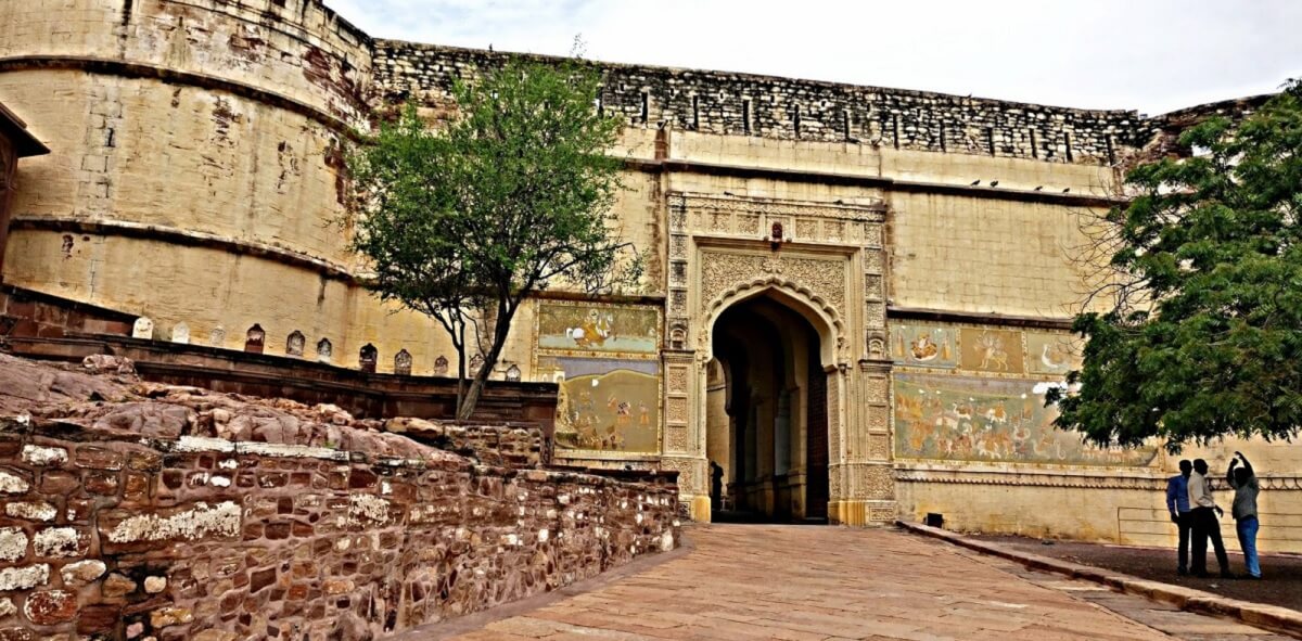 Entry Gates, Local Tips & Approaching Mehrangarh Fort with Respect