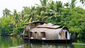 Kochi – Festivals, Backwaters and Family Entertainment