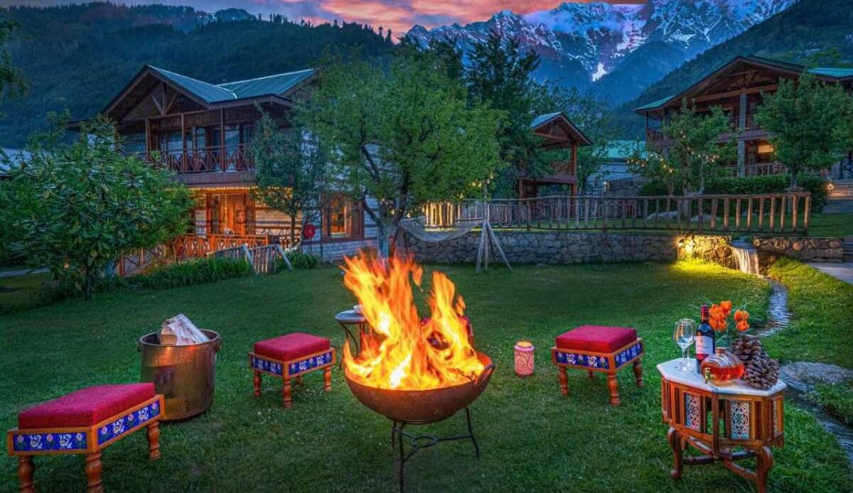 Why Choose Pet-Friendly Hotels in Manali?
