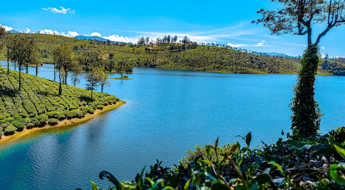 Sholayar Dam: Engineering Marvel Amidst Nature