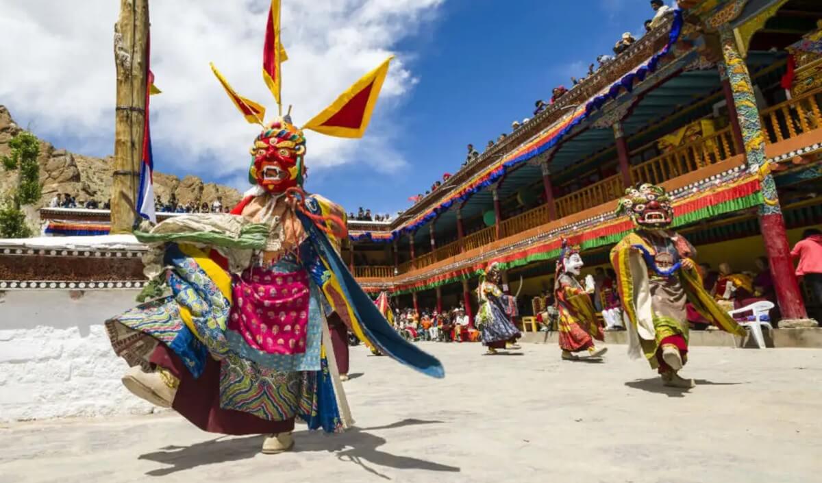How to Reach Hemis Monastery