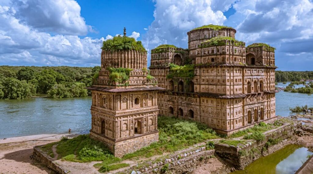 9 Popular Places to Visit in Orchha and Nearby – A 2025 Travel Guide