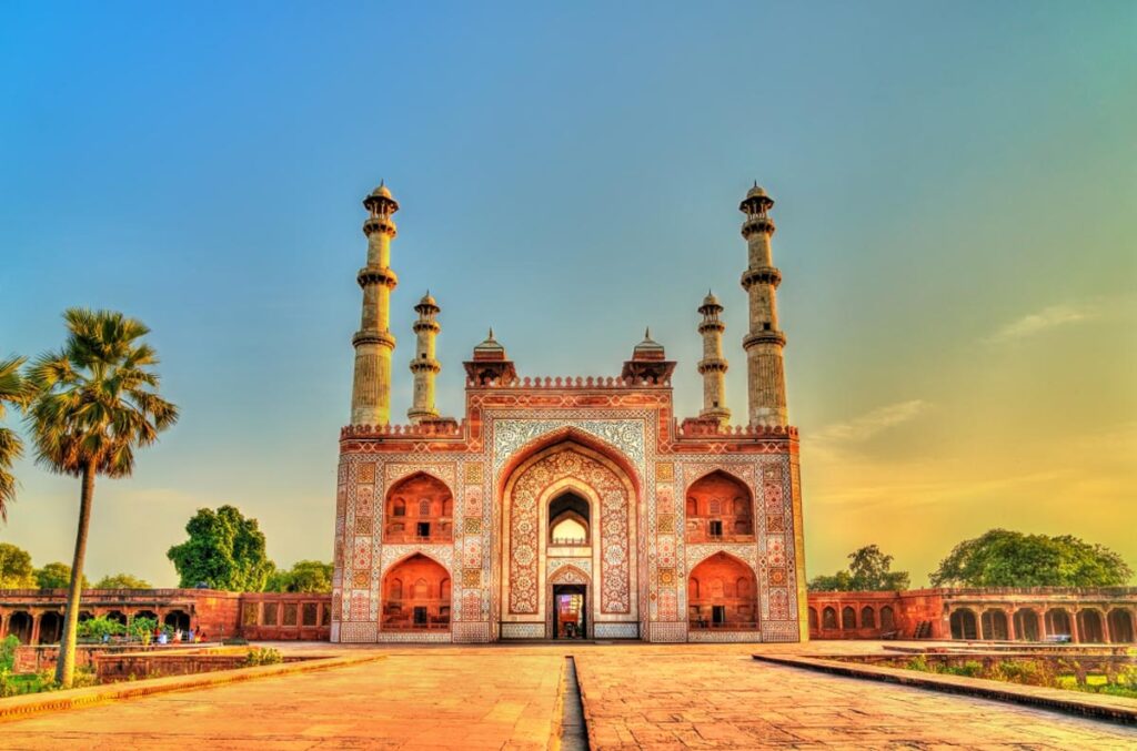 Agra in November 2025: Best Time to Visit the Taj Mahal, Golden Hour Tips & Weather Guide