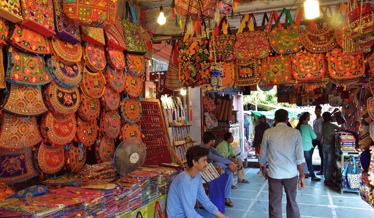 Everyday Clothing and Budget Fashion