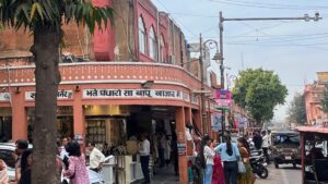 Bapu Bazaar Jaipur: What to Buy, Best Shops & Local Bargaining Tips