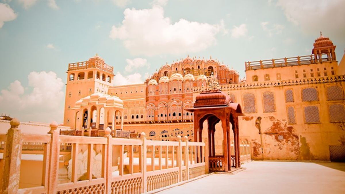 Days 4–6: Jaipur – Palaces, Forts, and Rajasthani Culture