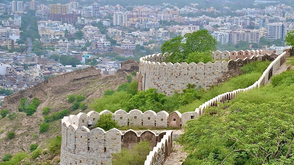 How to Reach Nahargarh Fort