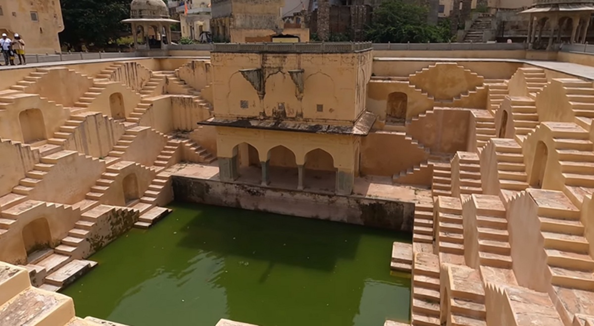 History of Panna Meena ka Kund