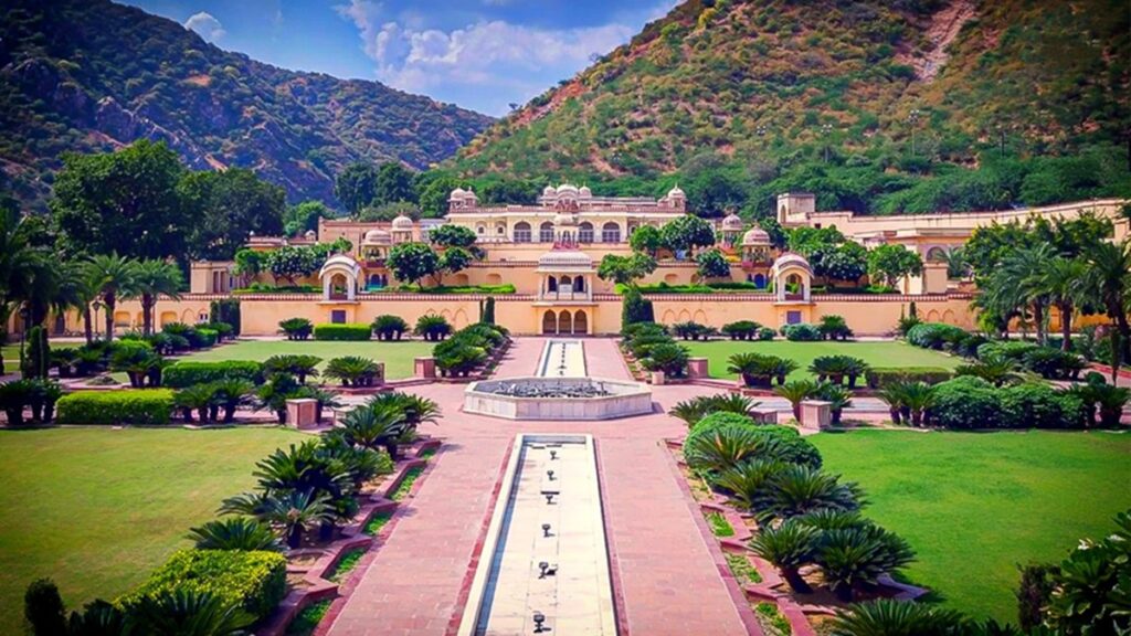 Sisodia Rani ka Bagh: Jaipur’s Romantic Garden, Murals & Entry Information