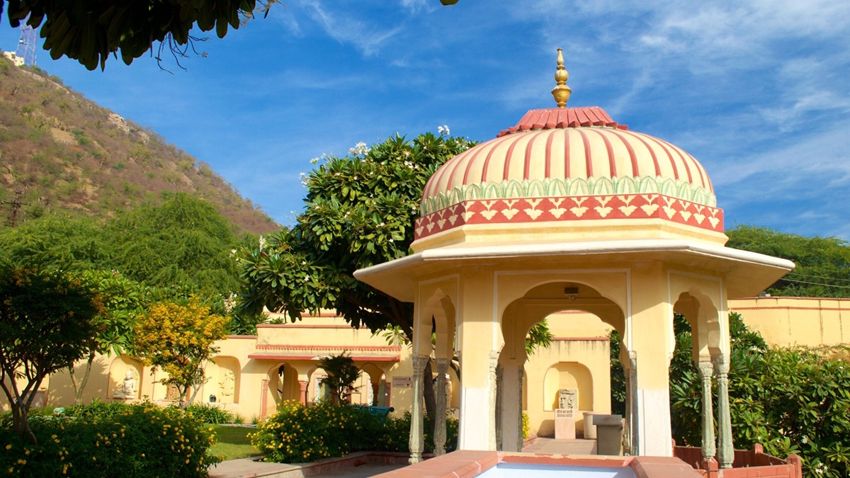 History of Sisodia Rani ka Bagh