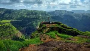 Places to Visit in Maharashtra in December 2025: Winter Escapes, Hill Stations & Coastal Beautyv