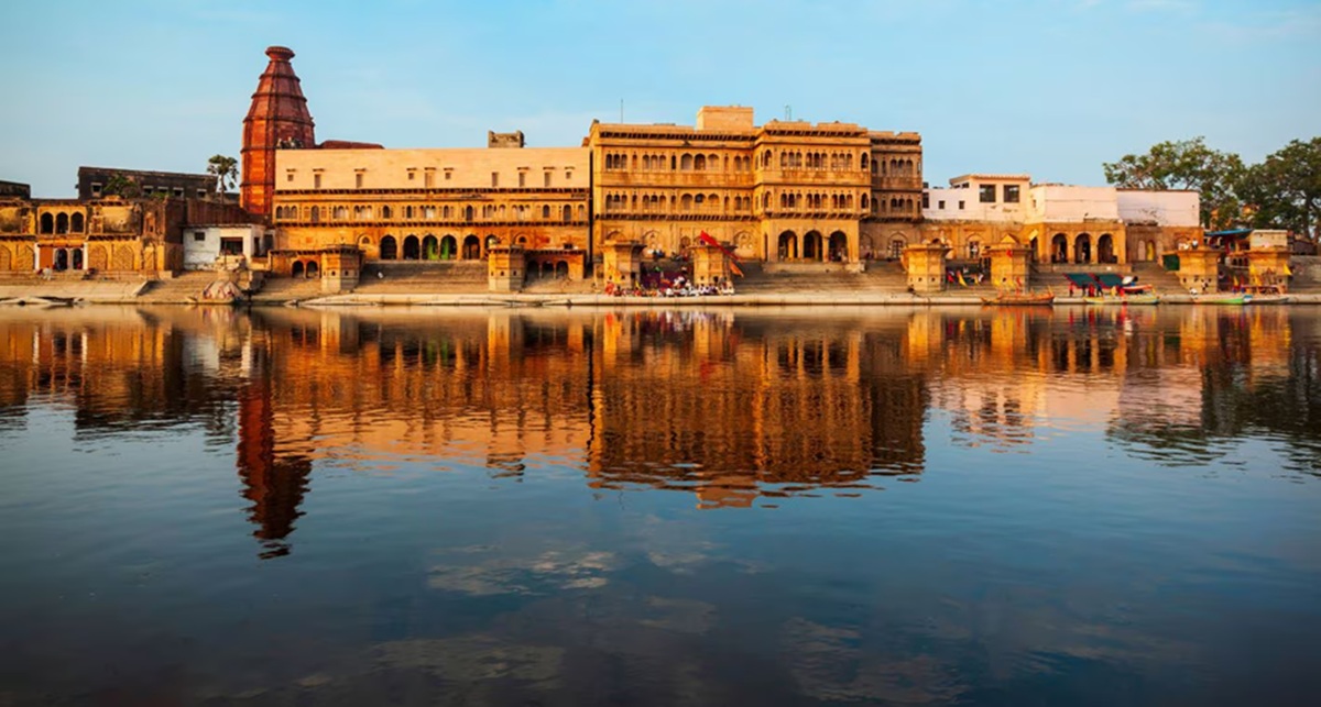 Distance Between Varanasi and Mathura