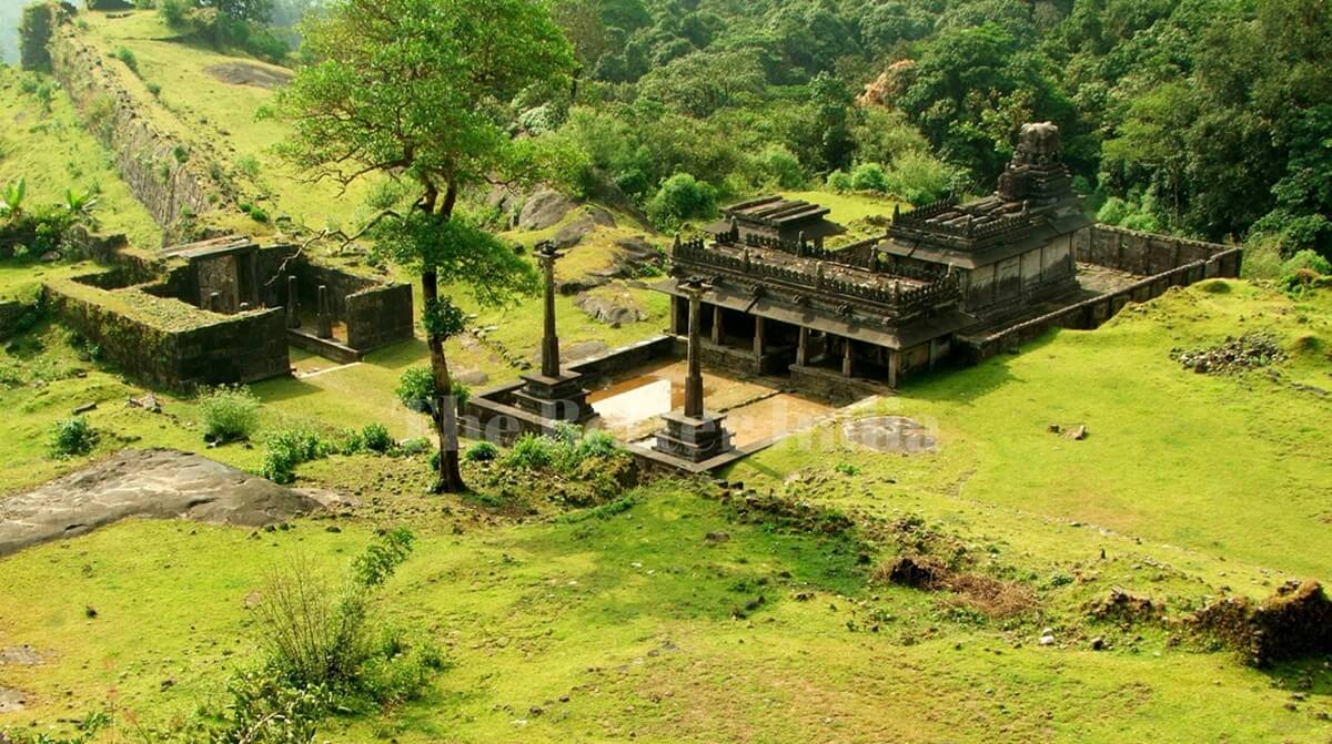 Kavaledurga Fort, Karnataka: A Hilltop Hidden in the Mist